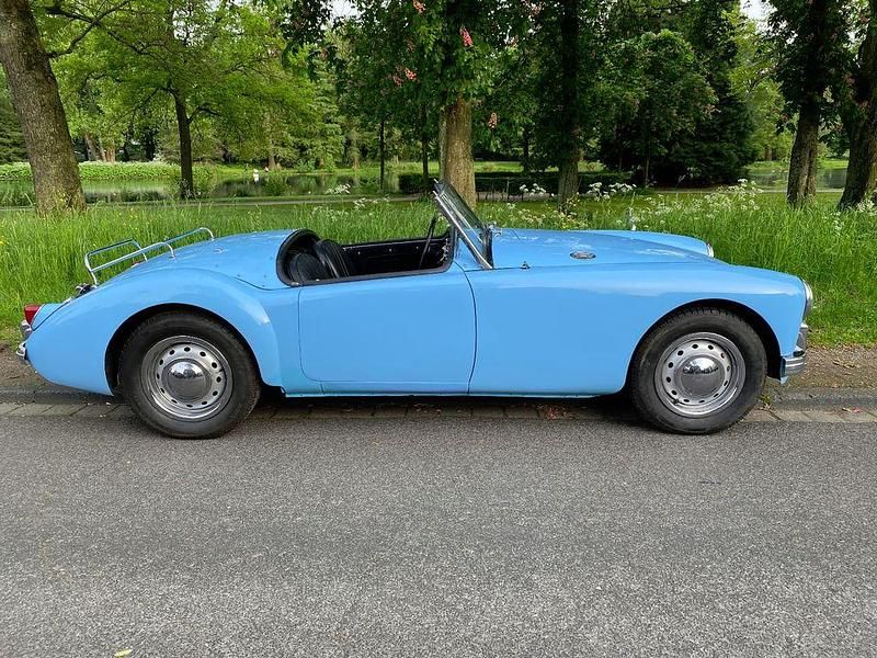Second-hand MG MGA 68 CP (50 kW) 1958 Verde Cabrio