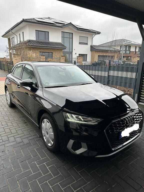 Gebraucht Audi A3 Sport 110 PS (80 kW) 2022 Schwarz Limousine