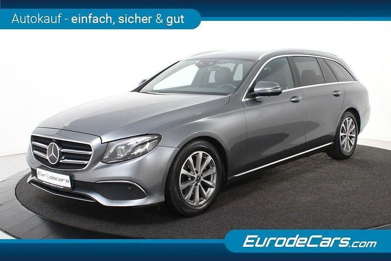 Grau Gebraucht 2019 Mercedes E200 Avantgarde Kombi | 18.400 € (Guter Preis) - Bild 1/4