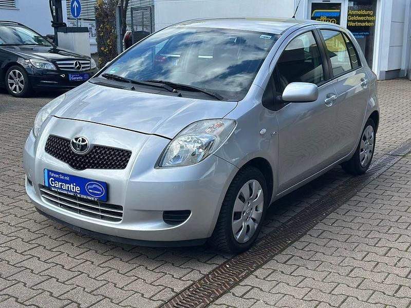 Gebraucht Toyota Yaris Sol 90 PS (66 kW) 2007 Silber Kleinwagen