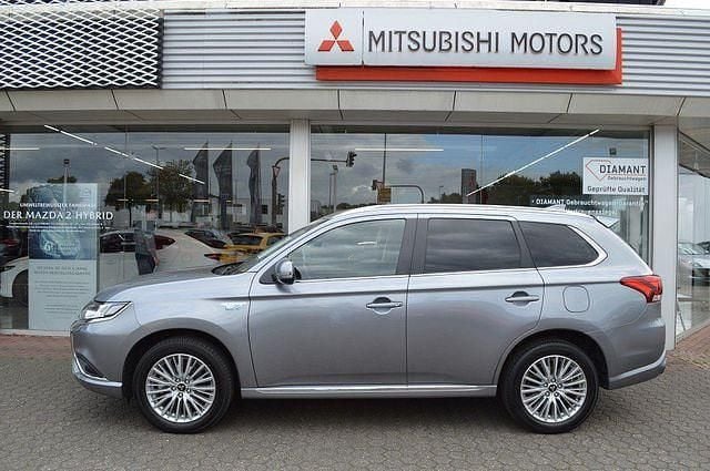 Grau Gebraucht 2019 Mitsubishi Outlander P-HEV SUV | 19.950 € (Fairer Preis) - Bild 1/4