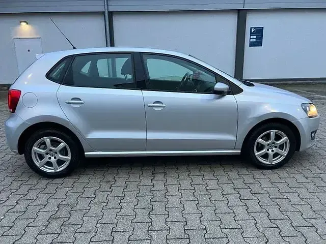 Second-hand VW Polo Style 86 CP (63 kW) 2011 Argintiu Hatchback