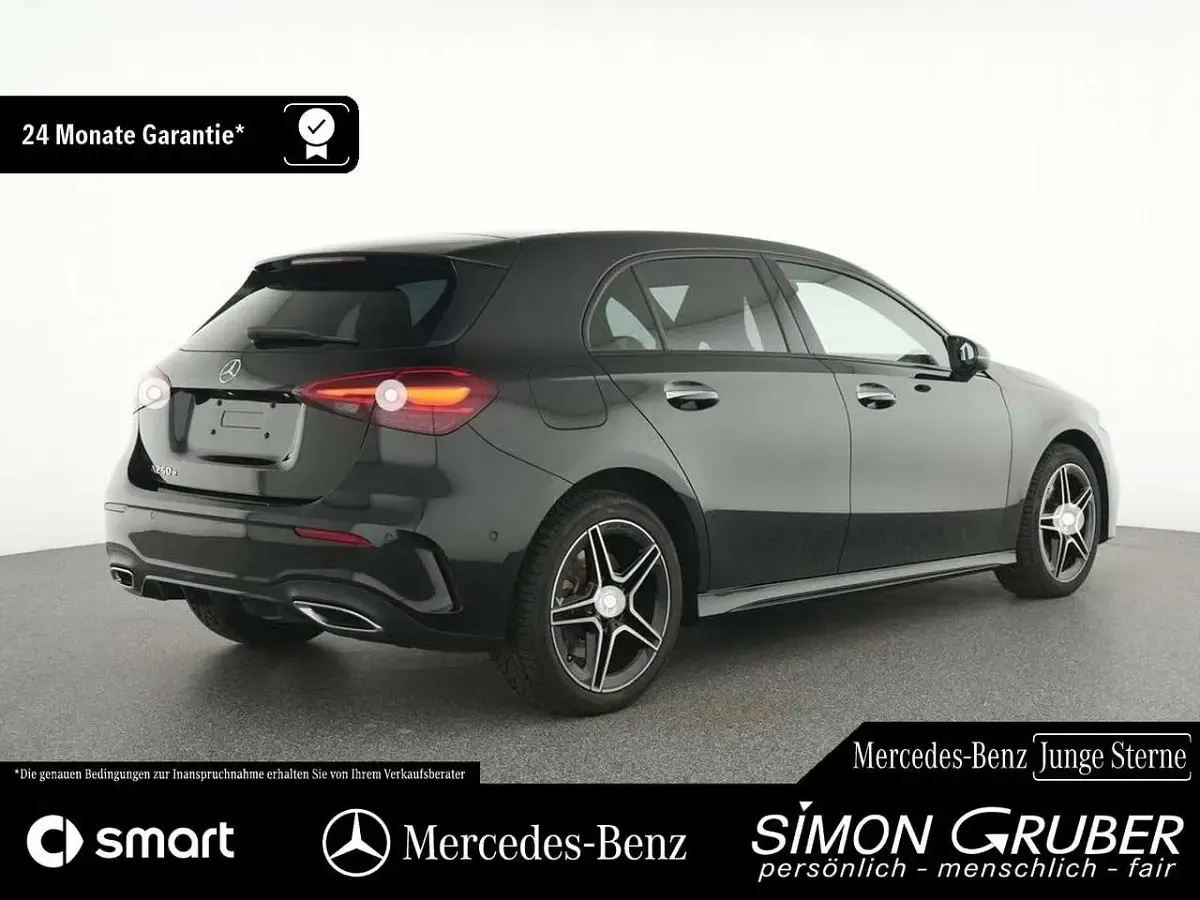Gebraucht Mercedes A250 AMG 218 PS (160 kW) 2024 Kosmosschwarz (metallic) Limousine