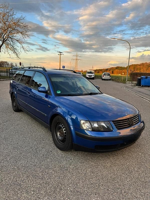Gebraucht VW Passat 125 PS (91 kW) 1999 Blau Kombi
