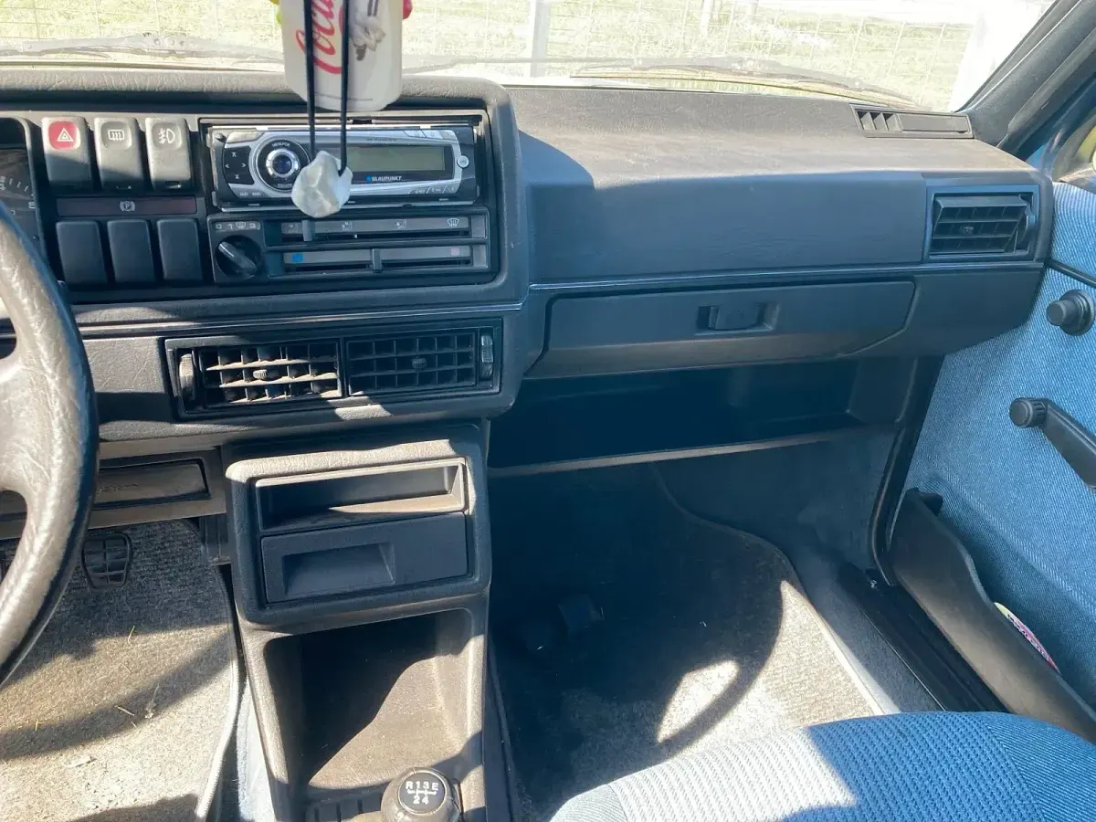 Używany VW Jetta 72 KM (52 kW) 1984 Niebieski Sedan/Limuzyna