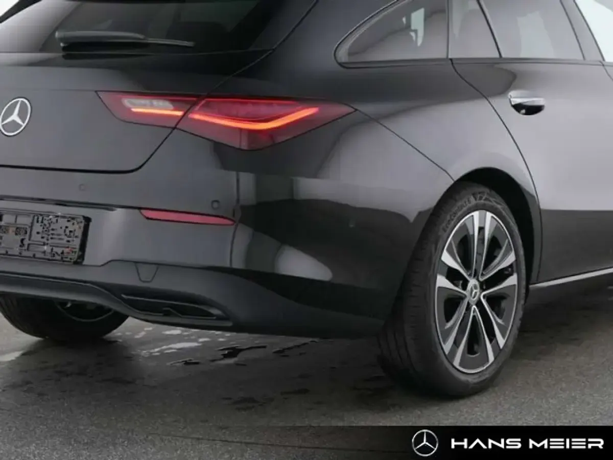 Gebraucht Mercedes CLA200 Progressive 150 PS (110 kW) 2024 Unilack nachtschwarz Kombi