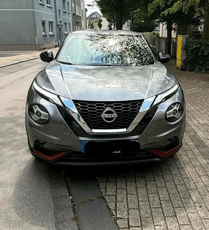Grau Gebraucht 2023 Nissan Juke N-Connecta SUV | 18.000 € (Superpreis) - Bild 1/4
