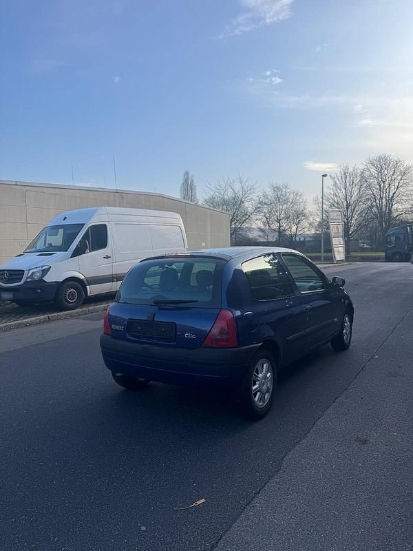 Gebraucht Renault Clio II Initiale 90 PS (66 kW) 2000 Blau Kleinwagen