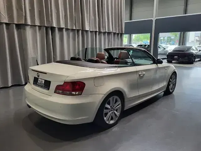 Gebraucht BMW 120 Cabriolet Sport Line 177 PS (130 kW) 2009 Weiß Cabrio