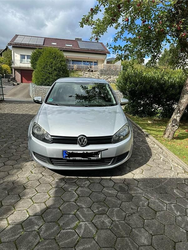 Silber Gebraucht 2010 VW Golf VI Limousine | 5.450 € (Fairer Preis) - Bild 1/4