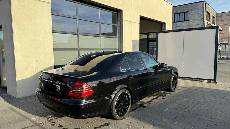 Schwarz Gebraucht 2007 Mercedes E220 Limousine | 5.500 € (Etwas zu teuer) - Bild 1/4