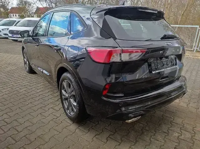 Używany Ford Kuga ST-Line 150 KM (110 kW) 2023 Czarny SUV