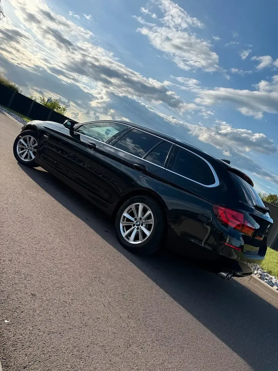 Gebraucht BMW 520 184 PS (135 kW) 2012 Schwarz Kombi