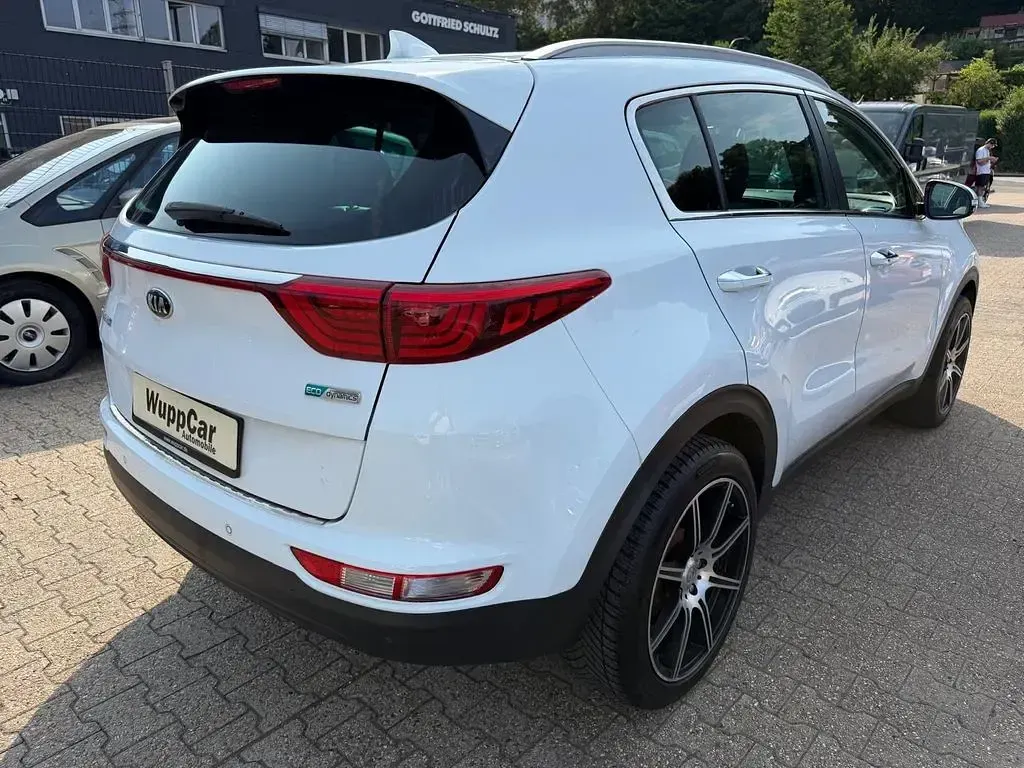 Gebraucht Kia Sportage Spirit 132 PS (97 kW) 2016 Weiß SUV
