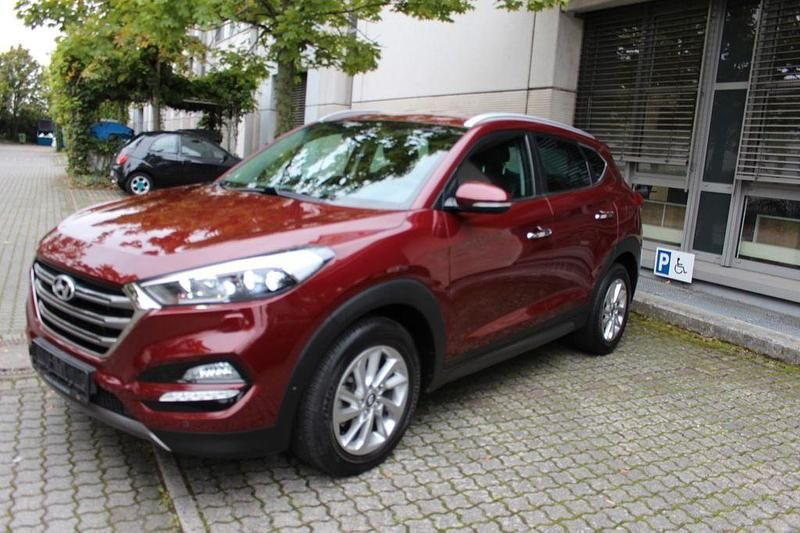 Rot Gebraucht 2015 Hyundai Tucson Premium SUV | 16.600 € (Fairer Preis) - Bild 1/4