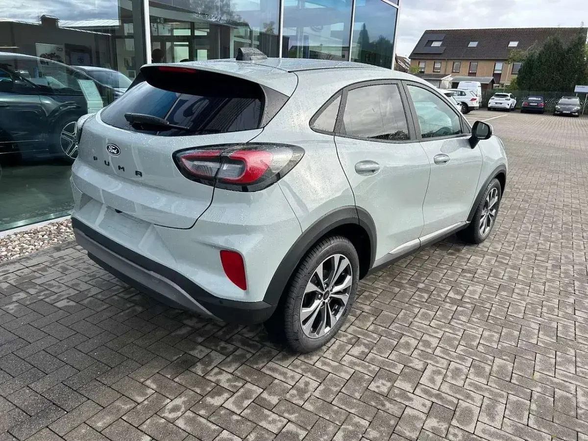 Gebraucht Ford Puma Titanium 125 PS (91 kW) 2025 Cactus grey grau Limousine