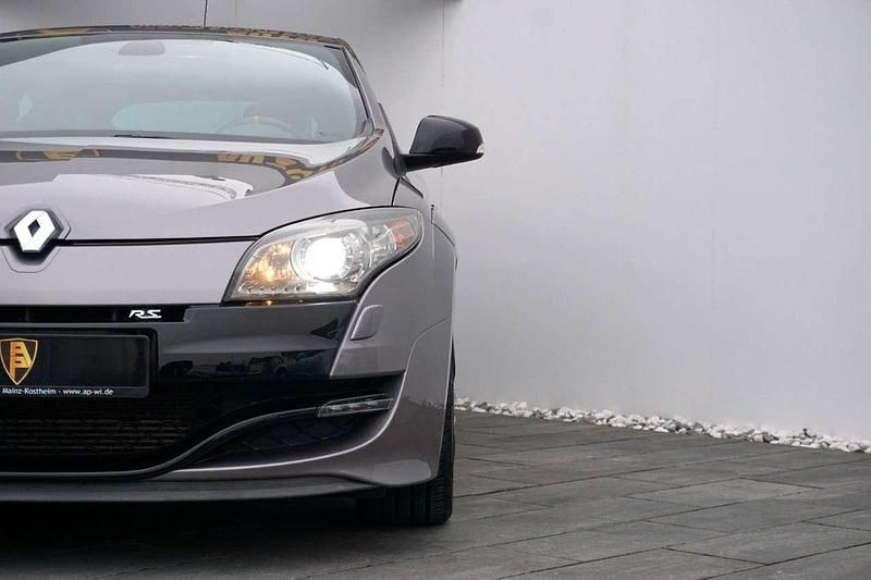 Gebraucht Renault Mégane Coupé 250 PS (183 kW) 2011 Grau Coupé