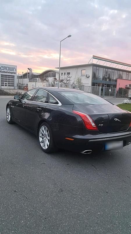 Gebraucht Jaguar XJ 275 PS (202 kW) 2011 Schwarz Limousine