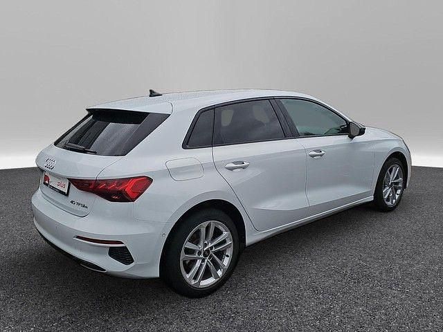 Gebraucht Audi A3 Sportback e-tron Advanced Plus 204 PS (150 kW) 2022 Gletscherweiß metallic Kleinwagen