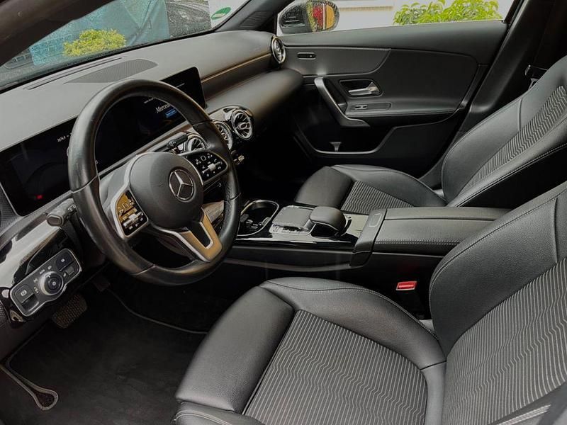 Gebraucht Mercedes A200 Progressive 163 PS (119 kW) 2018 Schwarz Limousine