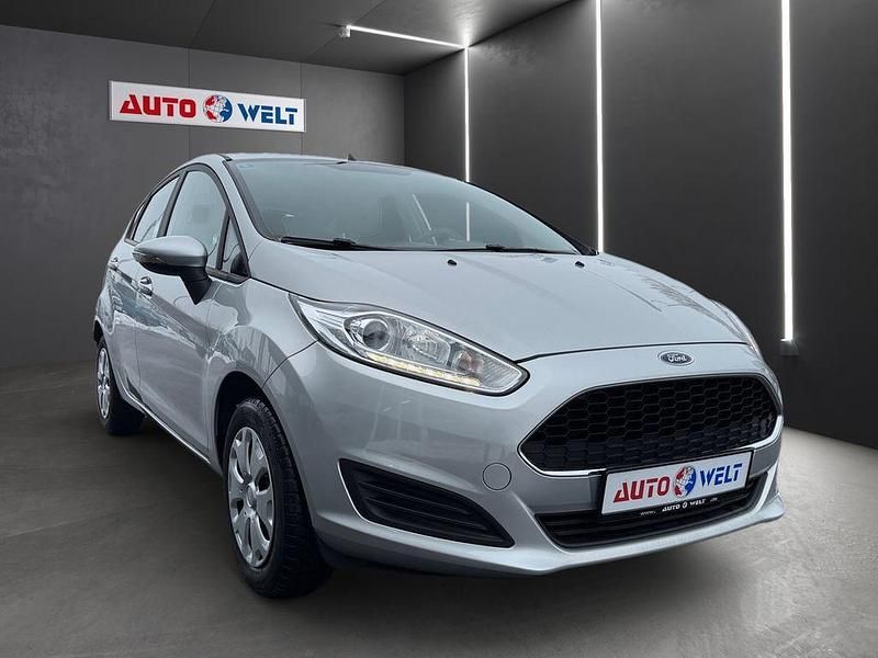 Gebraucht Ford Fiesta Cool & Sound Edition 65 PS (47 kW) 2016 Silber Limousine
