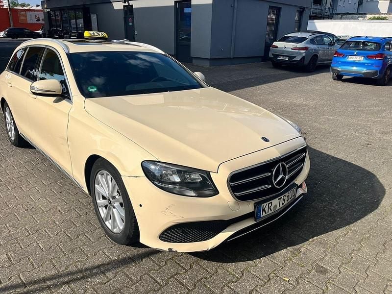 Gebraucht Mercedes E200 150 PS (110 kW) 2019 Andere farben Kombi