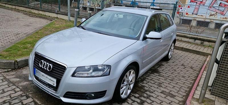 Gebraucht Audi A3 Attraction 105 PS (77 kW) 2011 Grau Kleinwagen