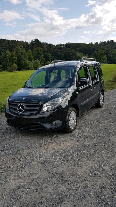 Schwarz Gebraucht 2015 Mercedes Citan 111 Kombi | 6.700 € (Fairer Preis) - Bild 1/4