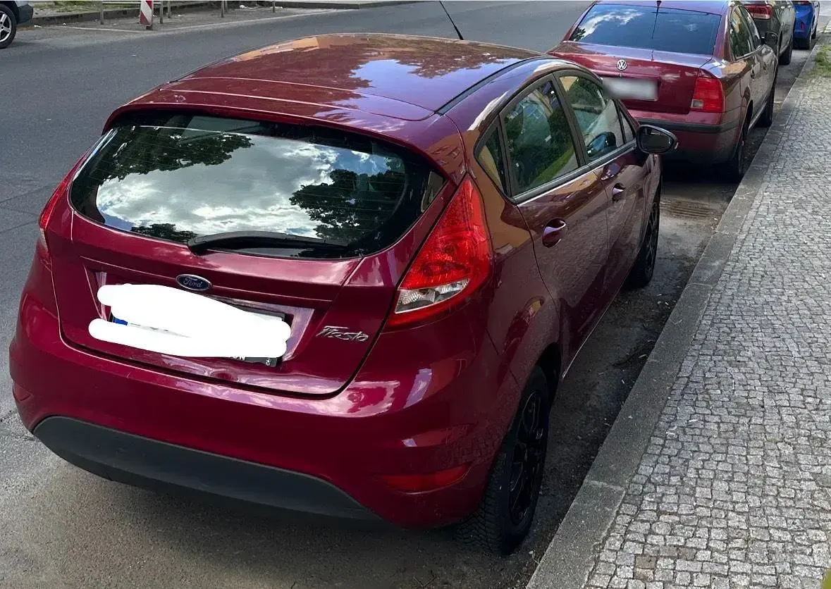 Używany Ford Fiesta 82 KM (60 kW) 2010 Czerwony Hatchback
