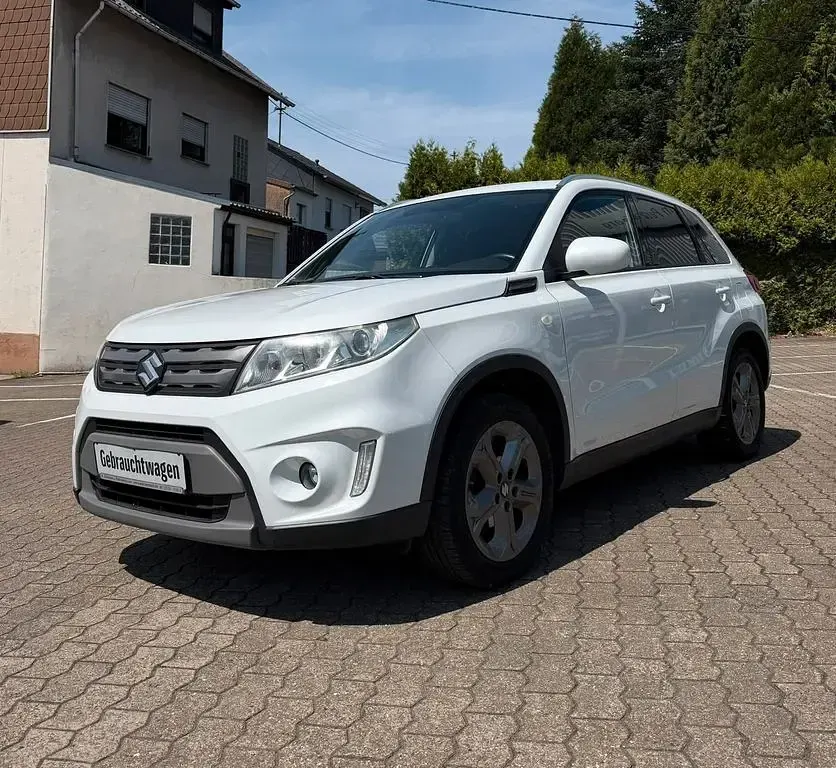 Gebraucht Suzuki Vitara Comfort 120 PS (88 kW) 2016 Weiß SUV