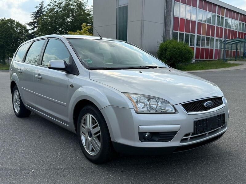 Silber Gebraucht 2007 Ford Focus Ghia Kombi | 4.999 € (Teuer) - Bild 1/4