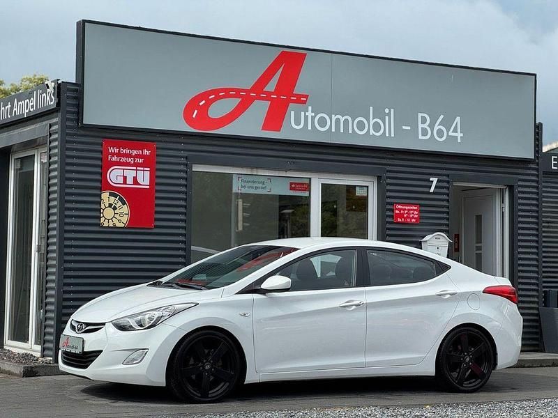 Gebraucht Hyundai Elantra 132 PS (97 kW) 2012 Weiß Limousine