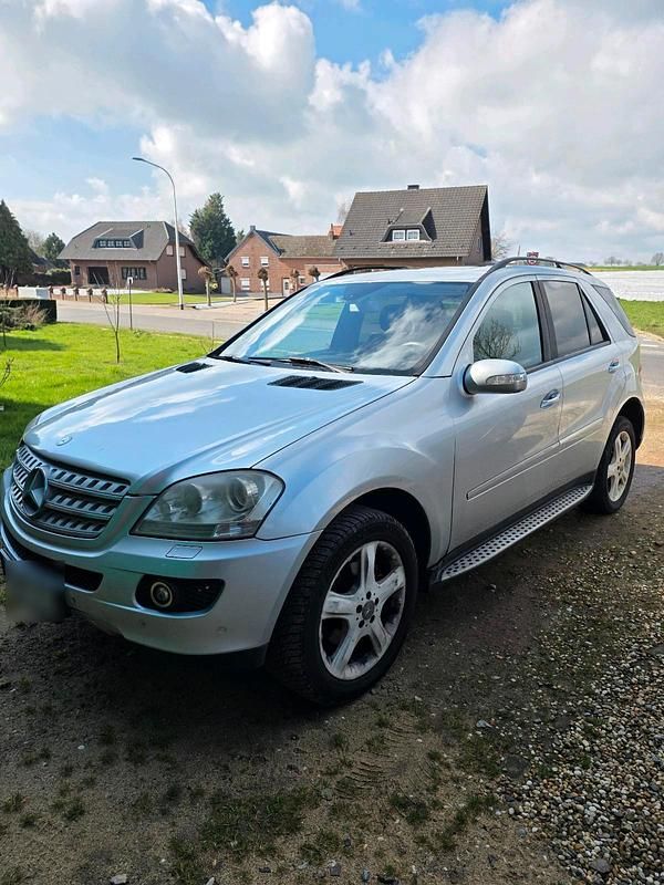 Gebraucht Mercedes ML320 224 PS (164 kW) 2008 Silber SUV