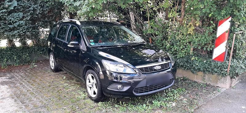 Gebraucht Ford Focus 101 PS (74 kW) 2010 Schwarz Limousine