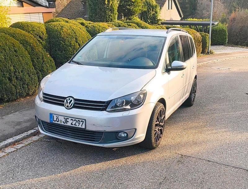 Silber Gebraucht 2015 VW Touran Van / Kleinbus | 7.777 € (Superpreis) - Bild 1/4
