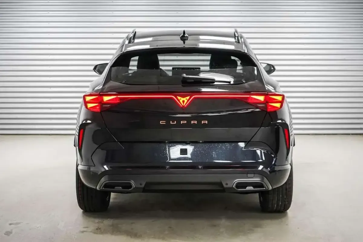 Neu Cupra Formentor 150 PS (110 kW) 2025 Midnight black metallic (0e) SUV