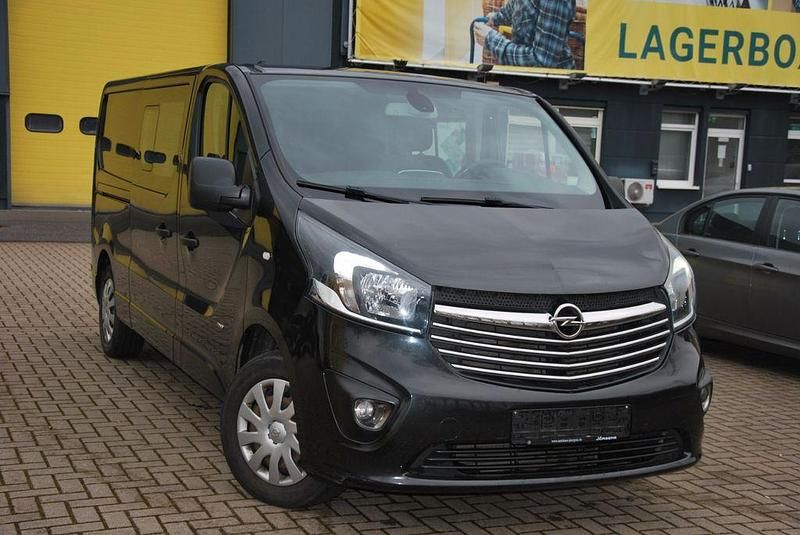 Gebraucht Opel Vivaro 140 PS (102 kW) 2015 Schwarz Van / Kleinbus
