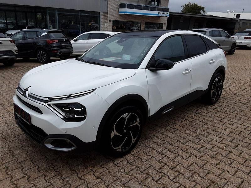 Weiß Gebraucht 2024 Citroën C4 Limousine | 19.990 € (Etwas zu teuer) - Bild 1/4