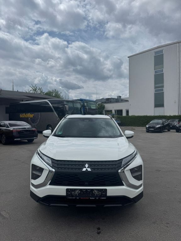 Weiß Gebraucht 2022 Mitsubishi Eclipse Cross SUV | 19.990 € (Fairer Preis) - Bild 1/4