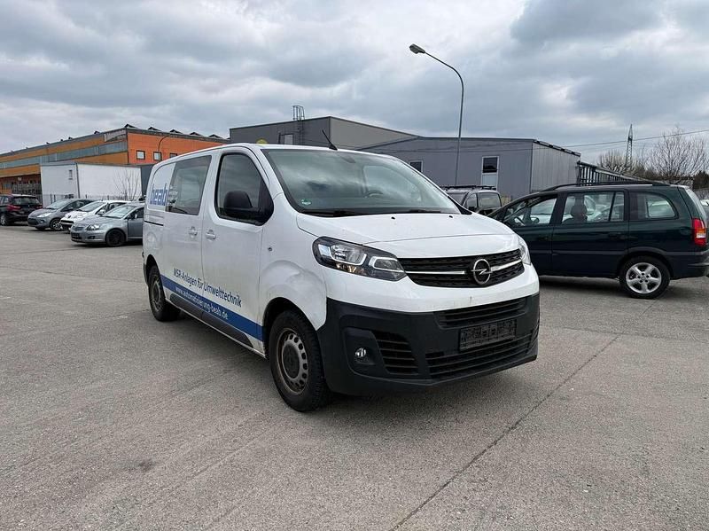 Gebraucht Opel Vivaro Edition 122 PS (89 kW) 2019 Jade weiss/arktis weiss Van / Kleinbus