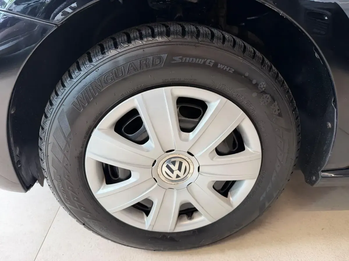 Gebraucht VW Polo Trendline 60 PS (44 kW) 2014 Schwarz Kleinwagen