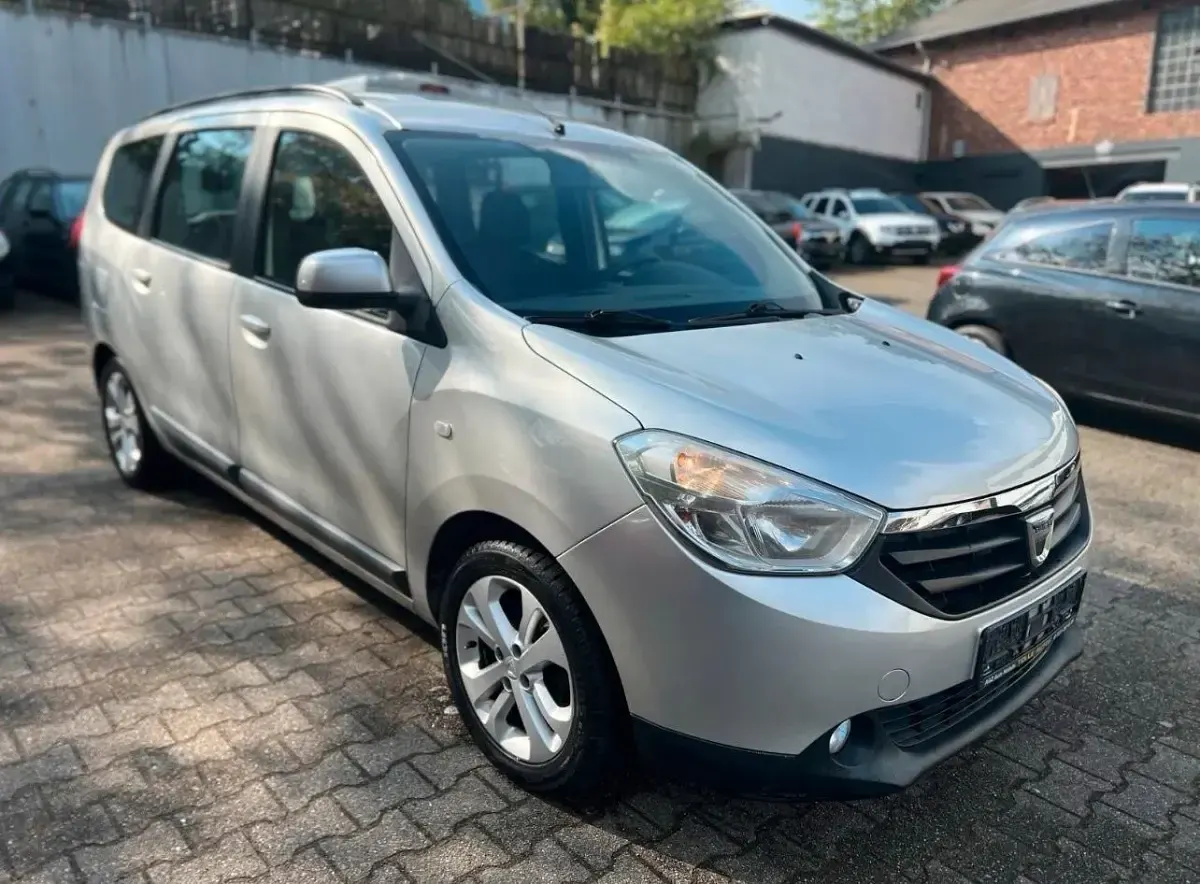 Gebraucht Dacia Lodgy 116 PS (85 kW) 2013 Silber Van / Kleinbus