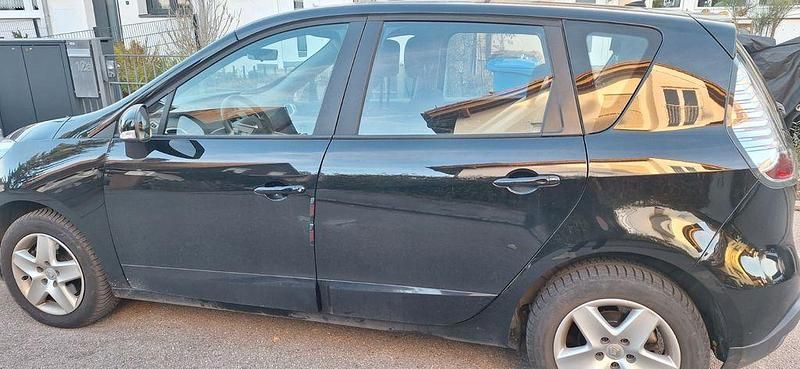 Schwarz Gebraucht 2013 Renault Mégane III Dynamique Limousine | 5.999 € (Fairer Preis) - Bild 1/4