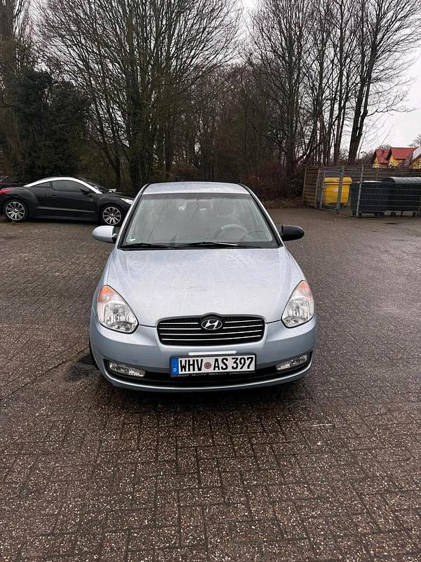 Gebraucht Hyundai Accent 100 PS (73 kW) 2005 Blau Limousine