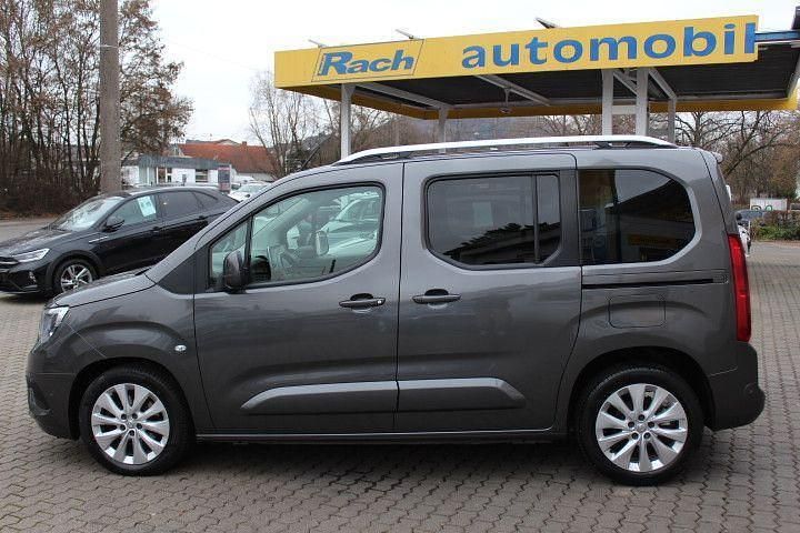 Używany Opel Combo 131 KM (96 kW) 2021 Szary Minivan