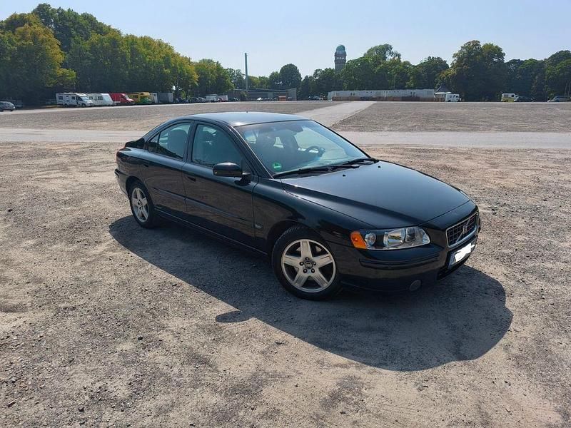 Schwarz Gebraucht 2005 Volvo S60 Limousine | 3.299 € (Fairer Preis) - Bild 1/4