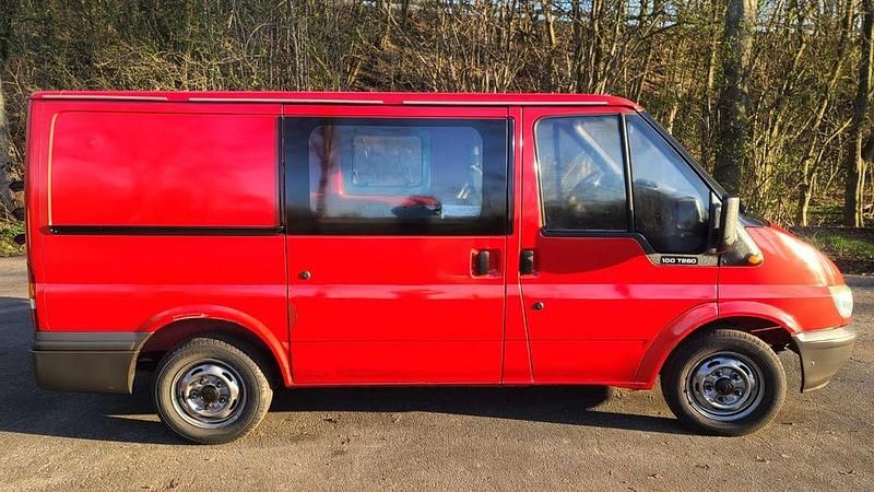 Gebraucht Ford Transit 101 PS (74 kW) 2002 Rot Van / Kleinbus