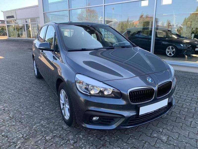 Gebraucht BMW 218 Advantage 136 PS (100 kW) 2015 Mineralgrau Kombi
