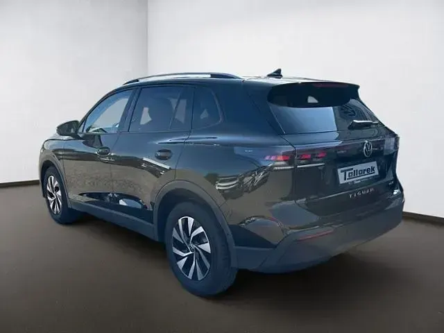 Neu VW Tiguan Life 150 PS (110 kW) 2026 Schwarz SUV