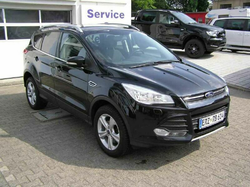 Gebraucht Ford Kuga Trend 140 PS (102 kW) 2013 Pantherschwarz metallic (metallic) SUV